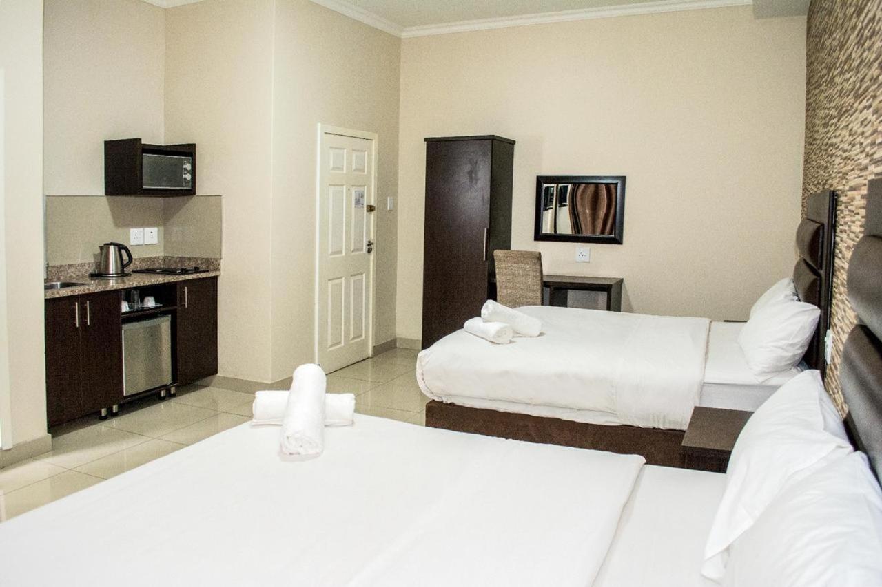 Bayside & Self Catering 110 West Street Hotel